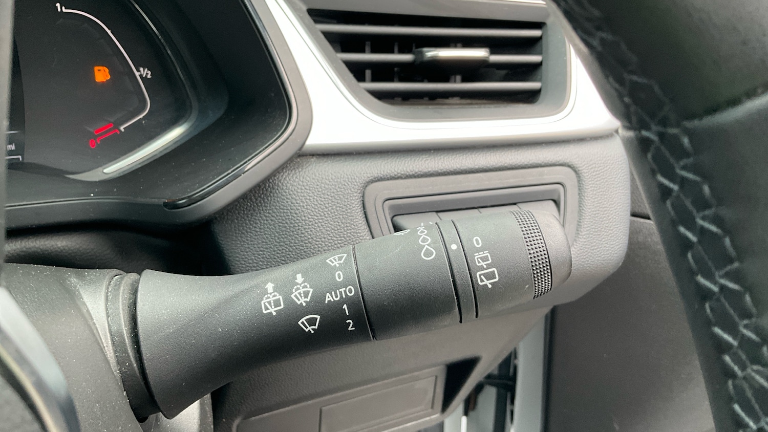 Used Renault Captur 2023 for sale - 77675307: Photo 33