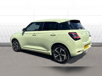 Used Suzuki Swift 2024 for sale - 79130519: Photo