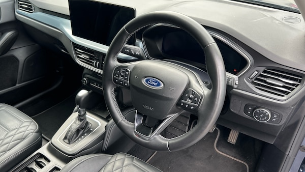 Used Ford Focus 2022 for sale - 76142343: Photo 11