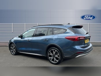 Used Ford Focus 2022 for sale - 76142343: Photo 2