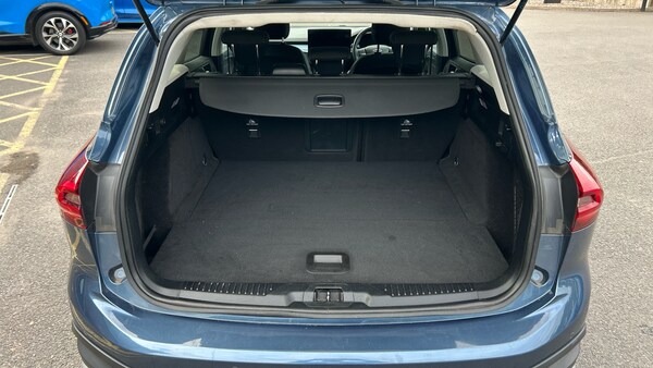 Used Ford Focus 2022 for sale - 76142343: Photo 4