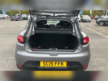 Used Renault Clio 2015 for sale - 76339998: Photo