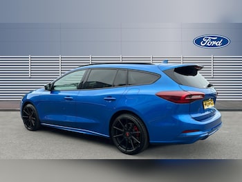 Used Ford Focus 2022 for sale - 76299738: Photo 2