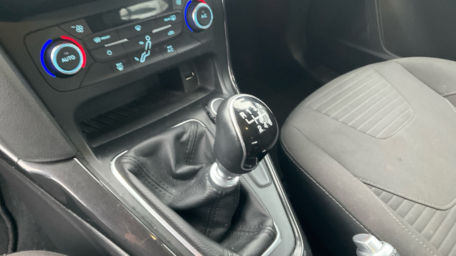 Used Ford Focus 2017 for sale - 77296430: Photo 13