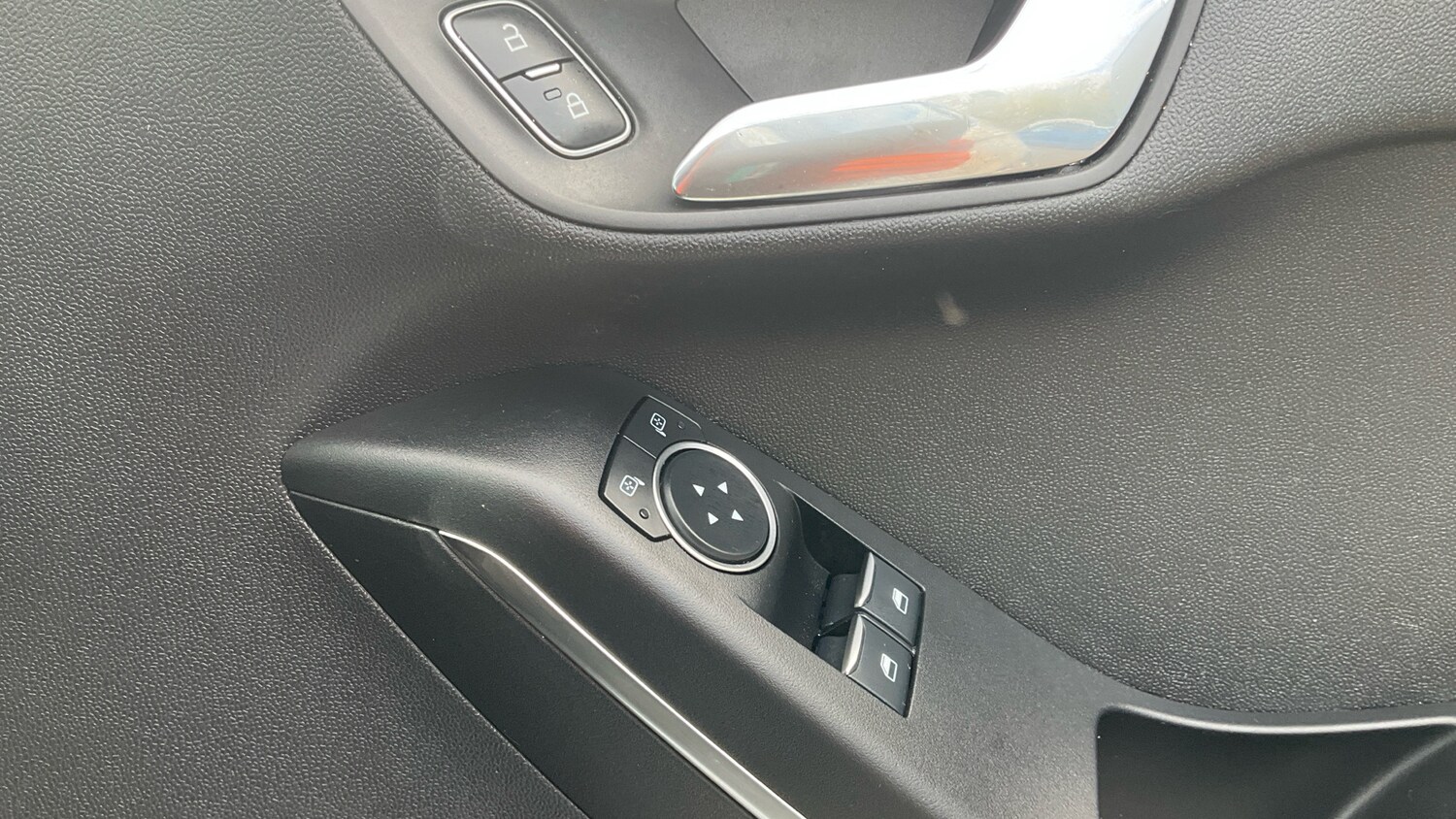 Used Ford Fiesta 2017 for sale - 76352034: Photo 25