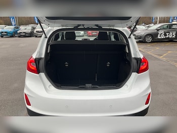 Used Ford Fiesta 2018 for sale - 76884744: Photo