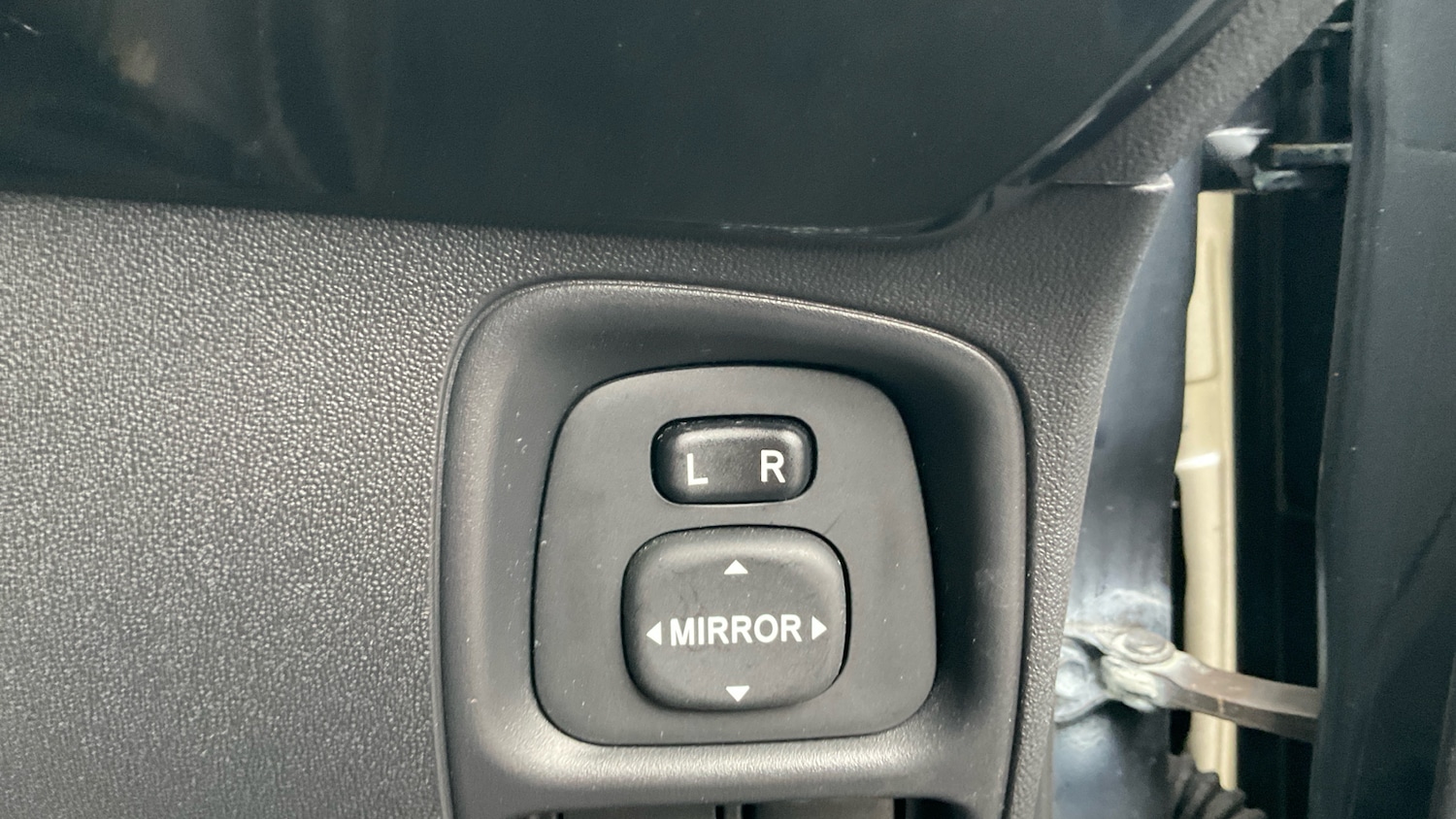 Used Toyota AYGO 2017 for sale - 76477134: Photo 28