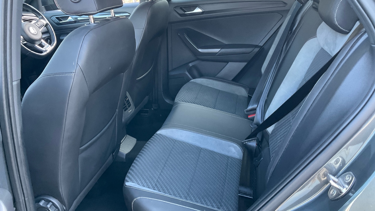 Used Volkswagen T-Roc 2019 for sale - 77945934: Photo 16