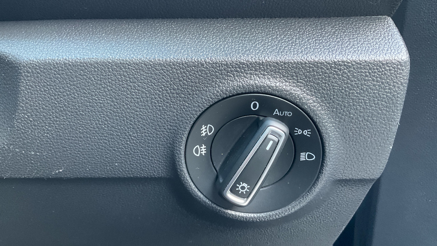 Used Volkswagen T-Roc 2019 for sale - 77945934: Photo 31