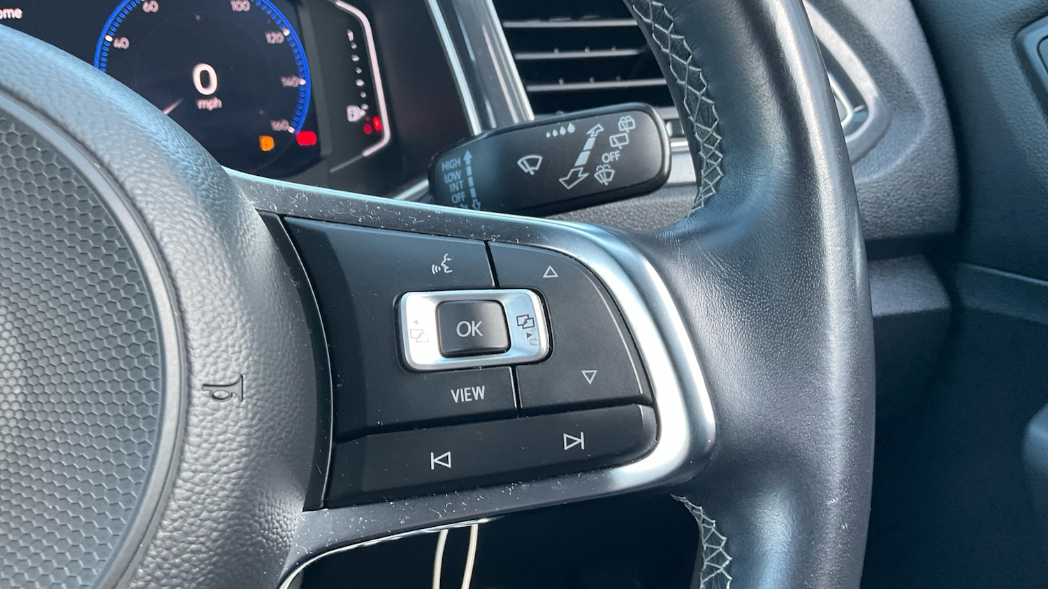 Used Volkswagen T-Roc 2019 for sale - 77945934: Photo 34