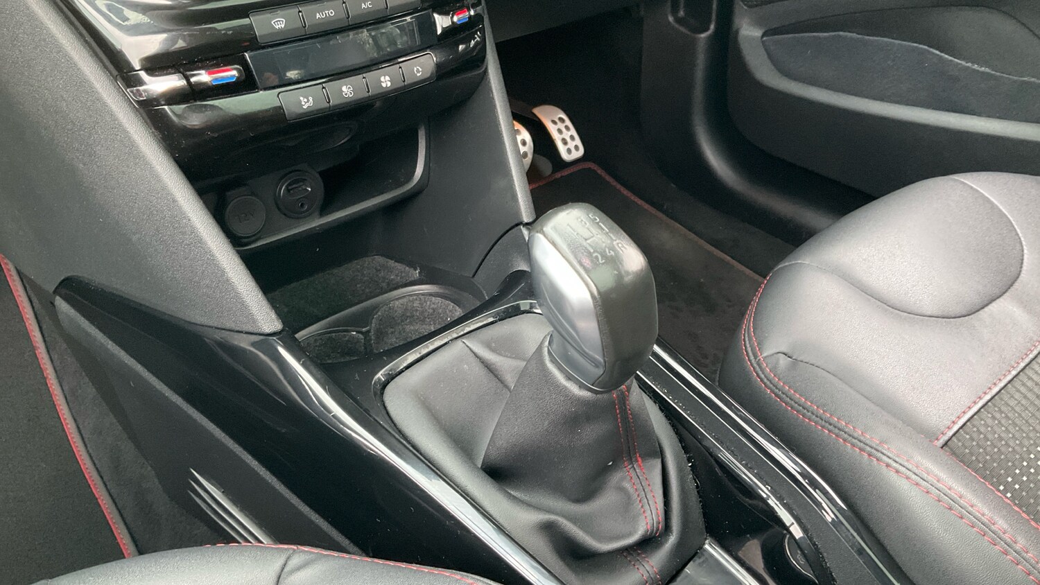 Used Peugeot 2008 2018 for sale - 76554158: Photo 13