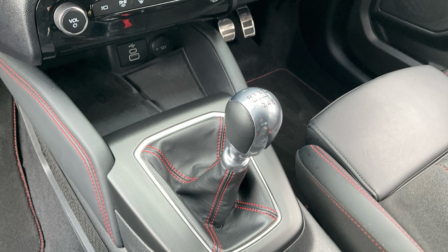 Used Ford Kuga 2025 for sale - 78053094: Photo 13