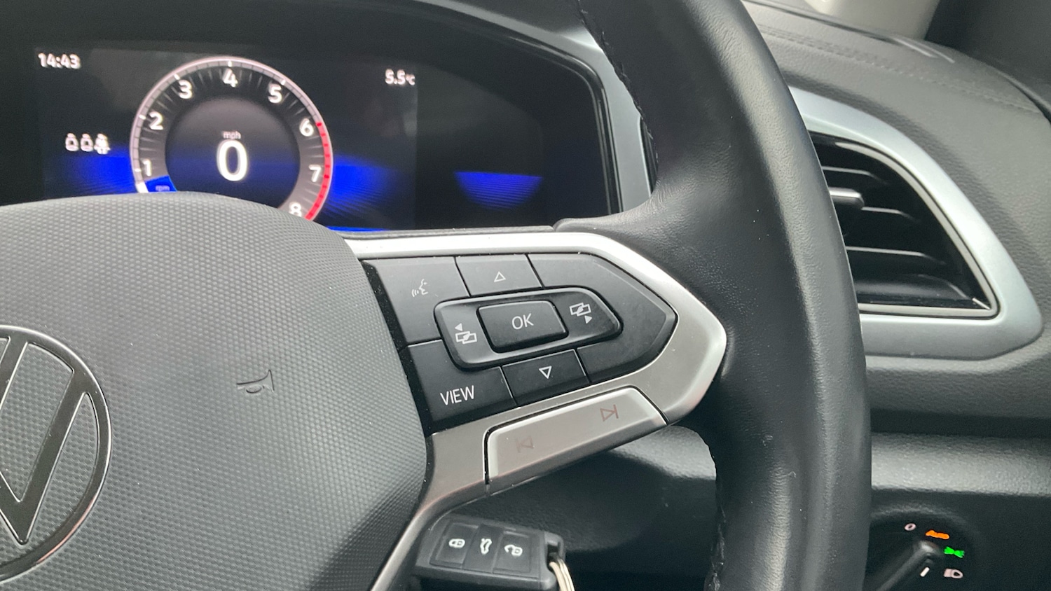 Used Volkswagen T-Roc 2022 for sale - 77616652: Photo 33