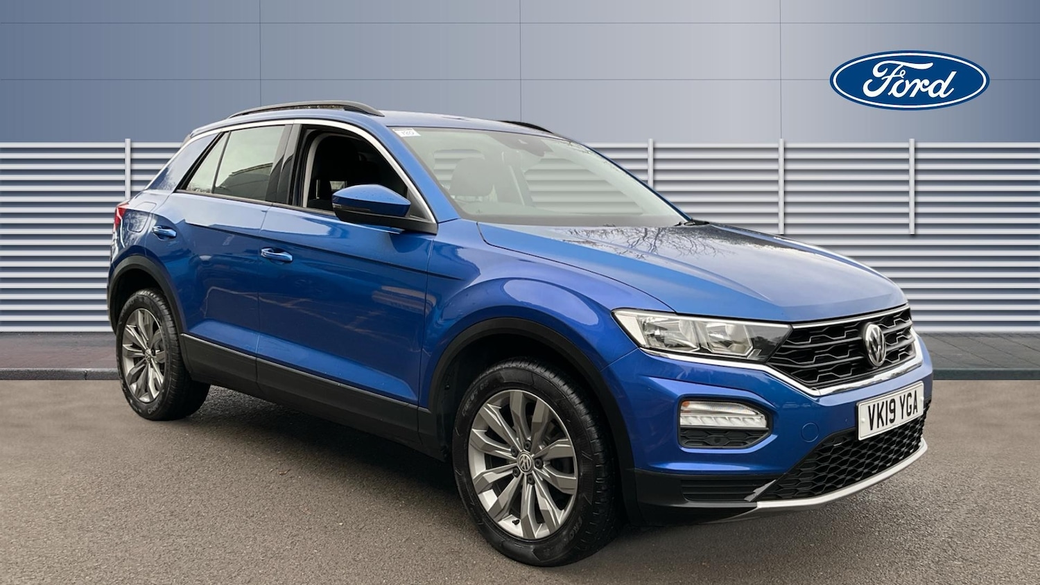 Used Volkswagen T-Roc 2019 for sale - 76725523: Photo 1