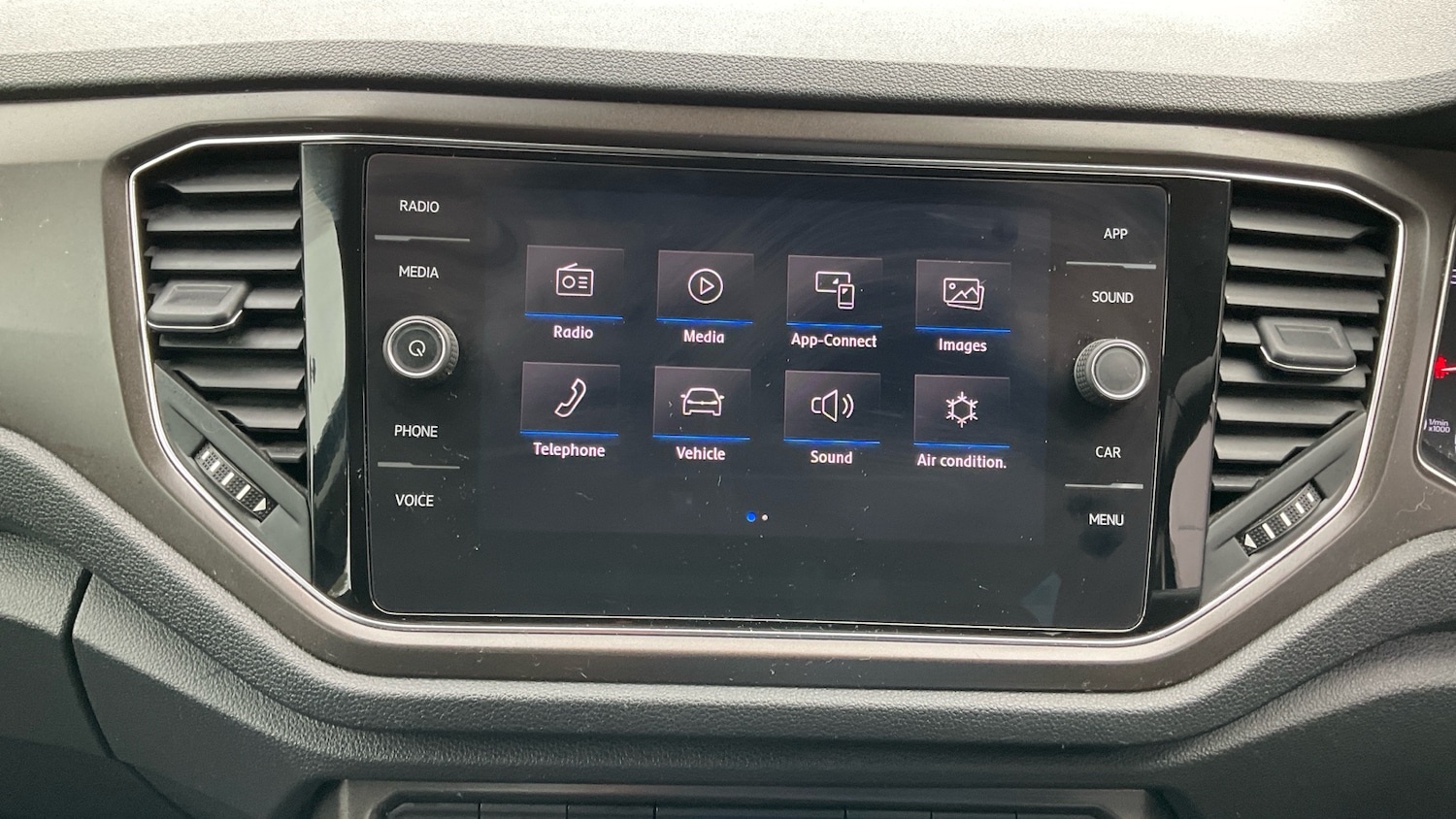 Used Volkswagen T-Roc 2019 for sale - 76725523: Photo 12