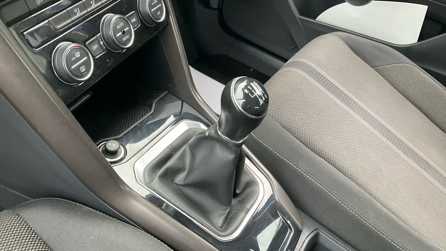 Used Volkswagen T-Roc 2019 for sale - 76725523: Photo 13