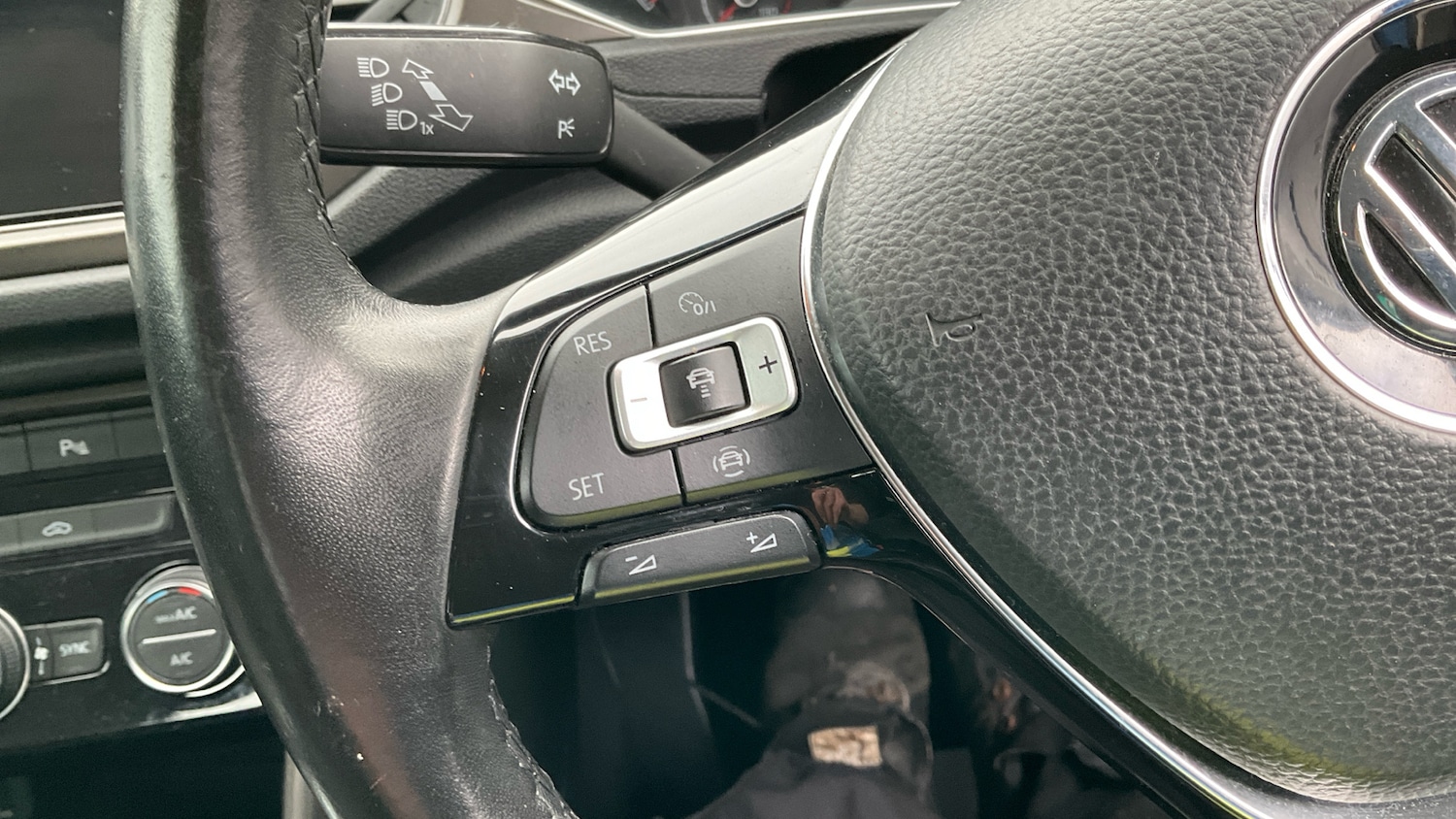 Used Volkswagen T-Roc 2019 for sale - 76725523: Photo 33