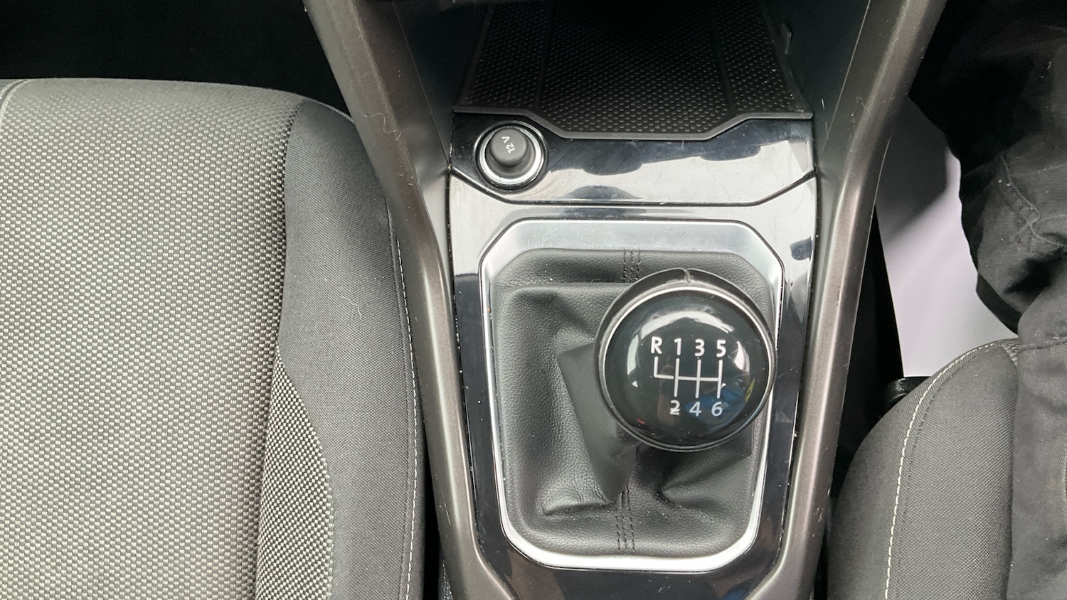 Used Volkswagen T-Roc 2019 for sale - 76725523: Photo 37