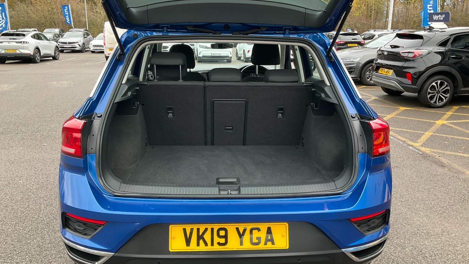 Used Volkswagen T-Roc 2019 for sale - 76725523: Photo 4