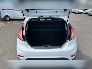 Used Ford Fiesta 2017 for sale - 79111326: Photo