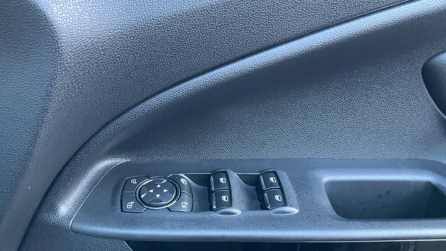 Used Ford Ecosport 2018 for sale - 77011666: Photo 31