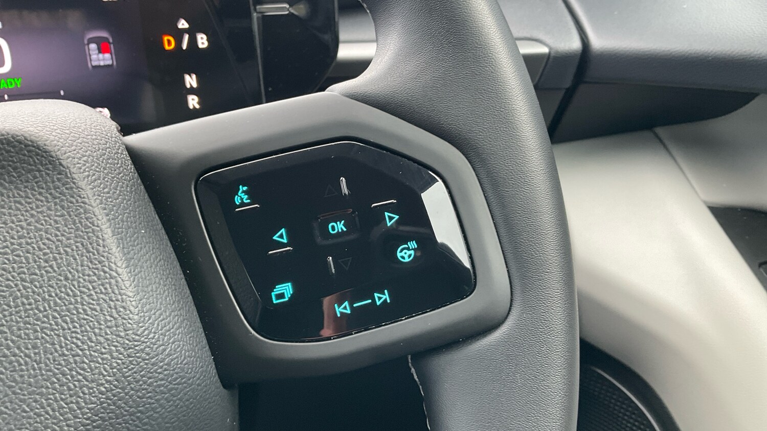 Used Ford Explorer 2025 for sale - 77893212: Photo 31