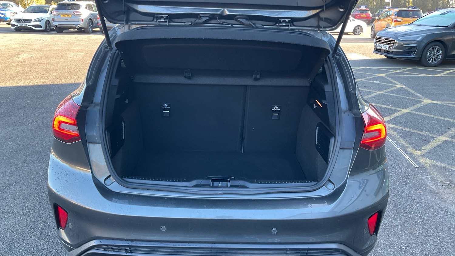 Used Ford Focus 2023 for sale - 76662470: Photo 4