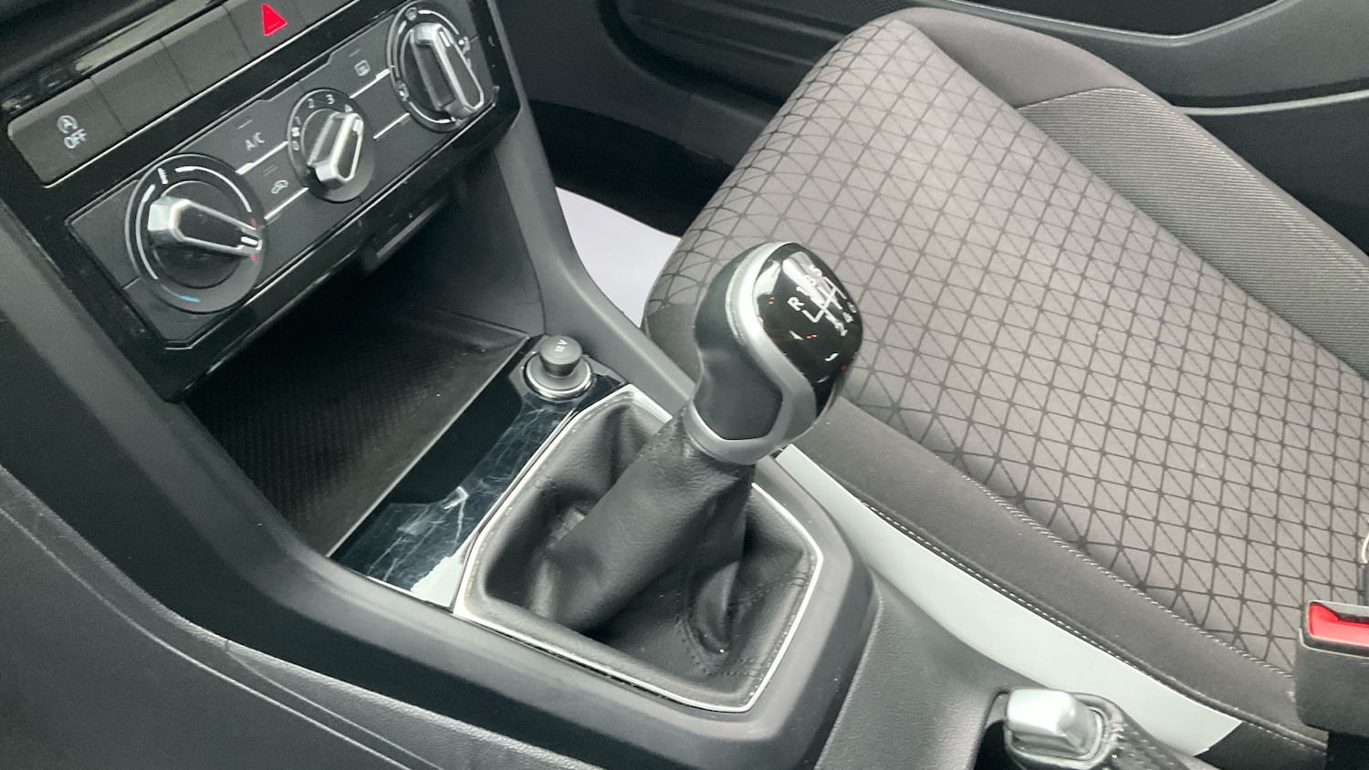 Used Volkswagen T-Cross 2022 for sale - 76734374: Photo 13