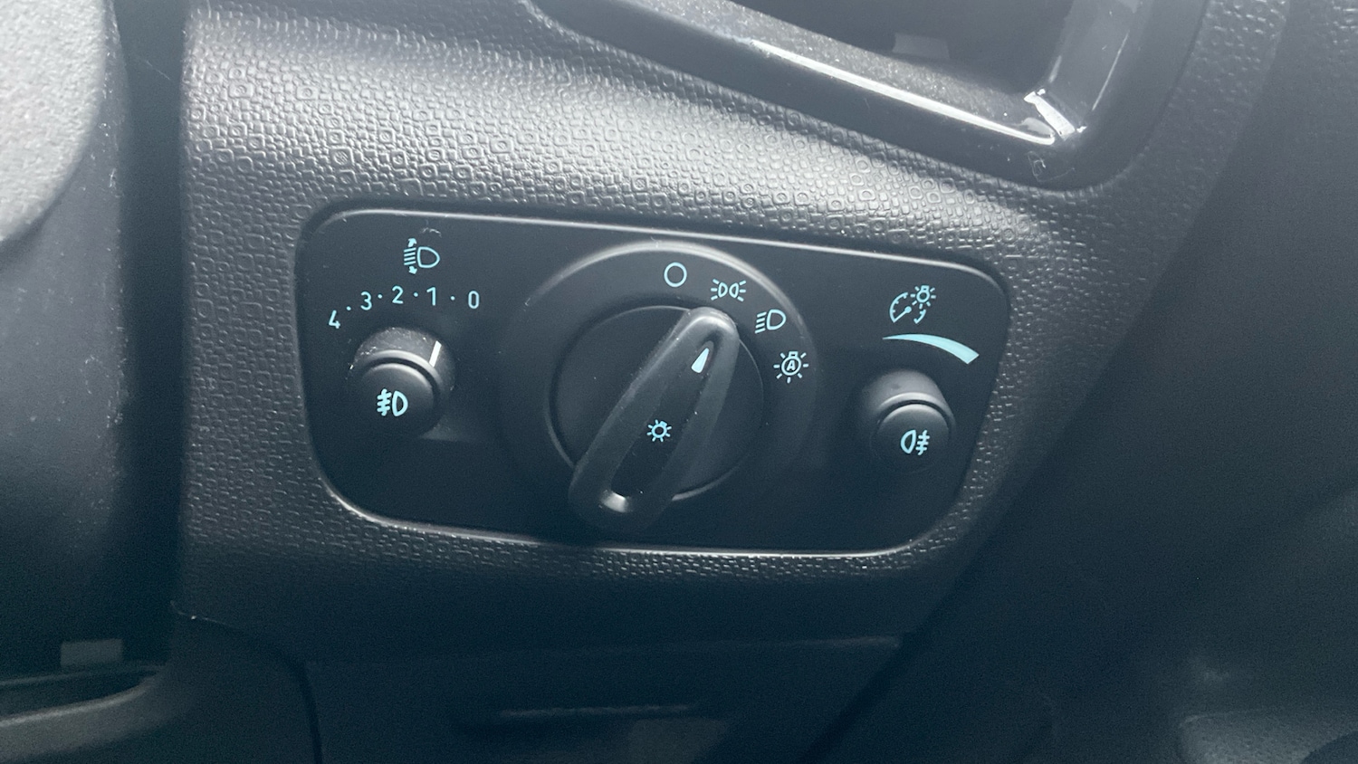 Used Ford Ecosport 2017 for sale - 76848616: Photo 22