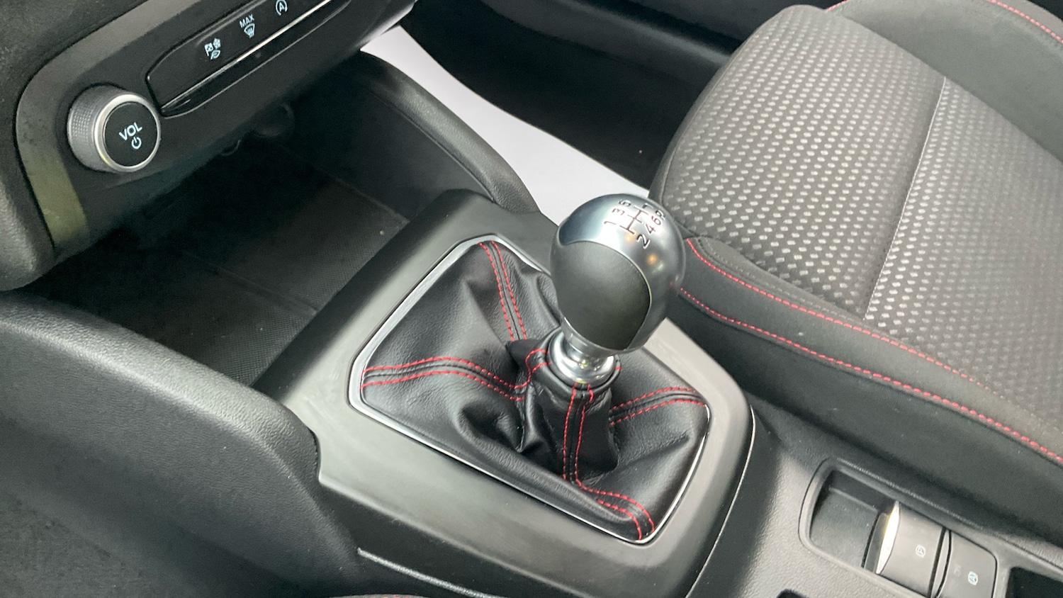 Used Ford Focus 2023 for sale - 76718806: Photo 13