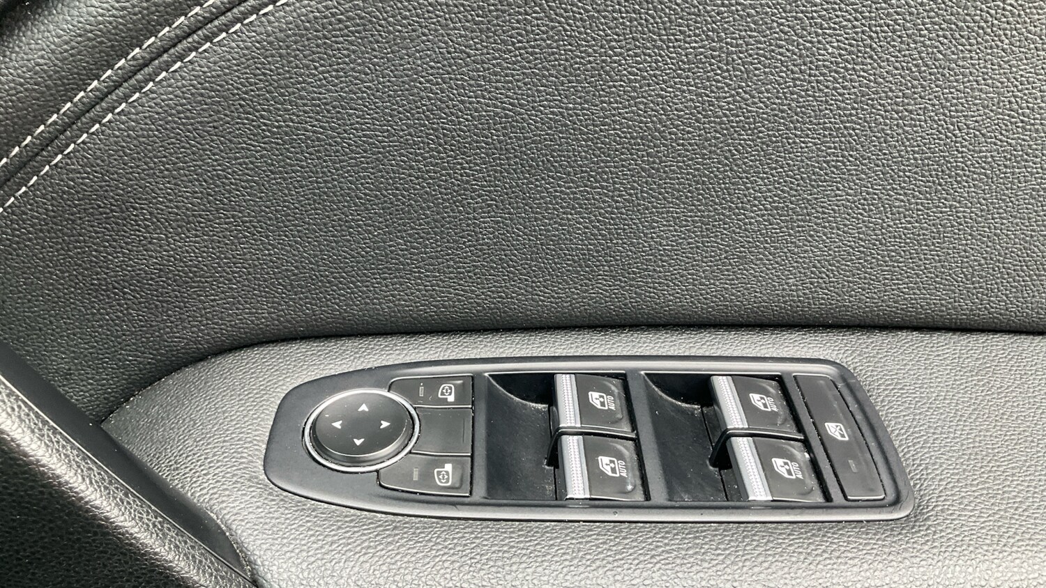 Used Renault Captur 2023 for sale - 77871894: Photo 35