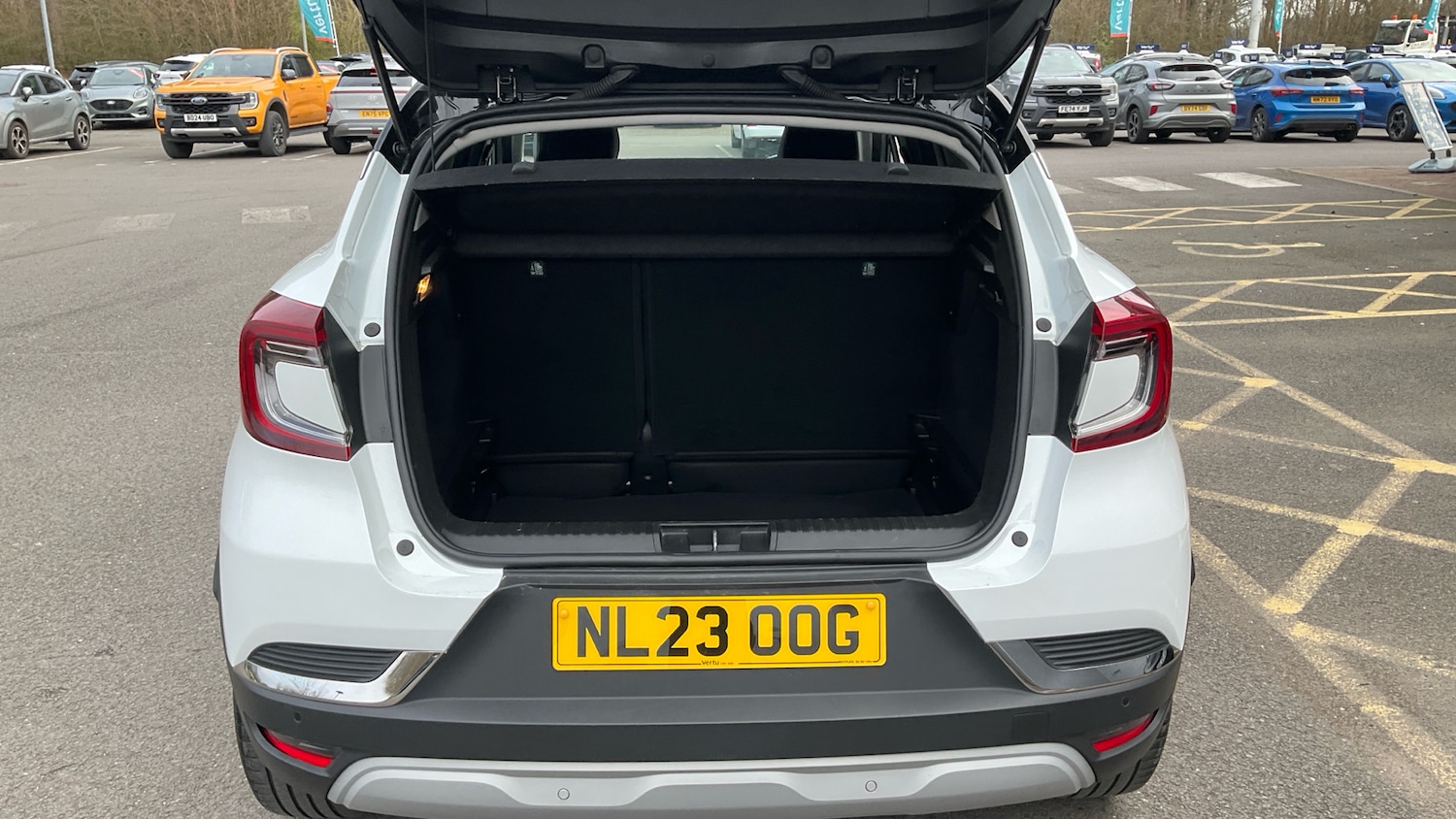 Used Renault Captur 2023 for sale - 77871894: Photo 4