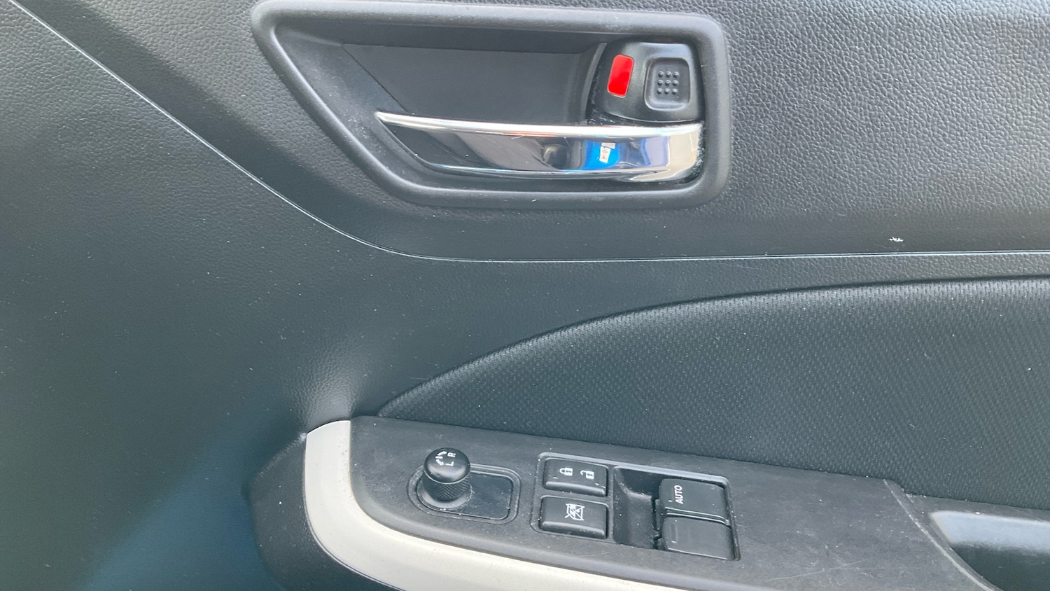 Used Suzuki Swift 2018 for sale - 77766204: Photo 25