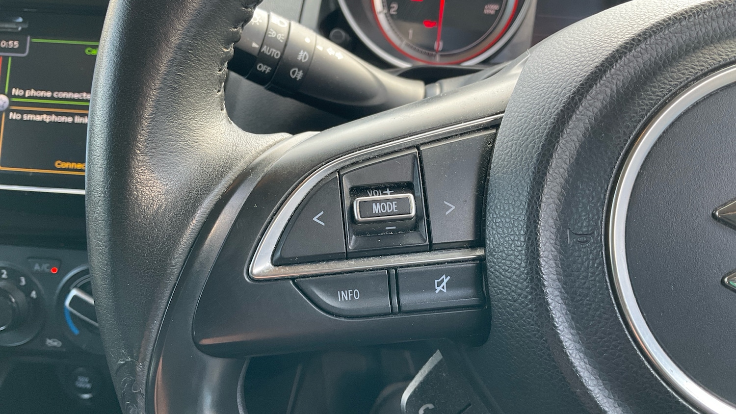 Used Suzuki Swift 2018 for sale - 77766204: Photo 27