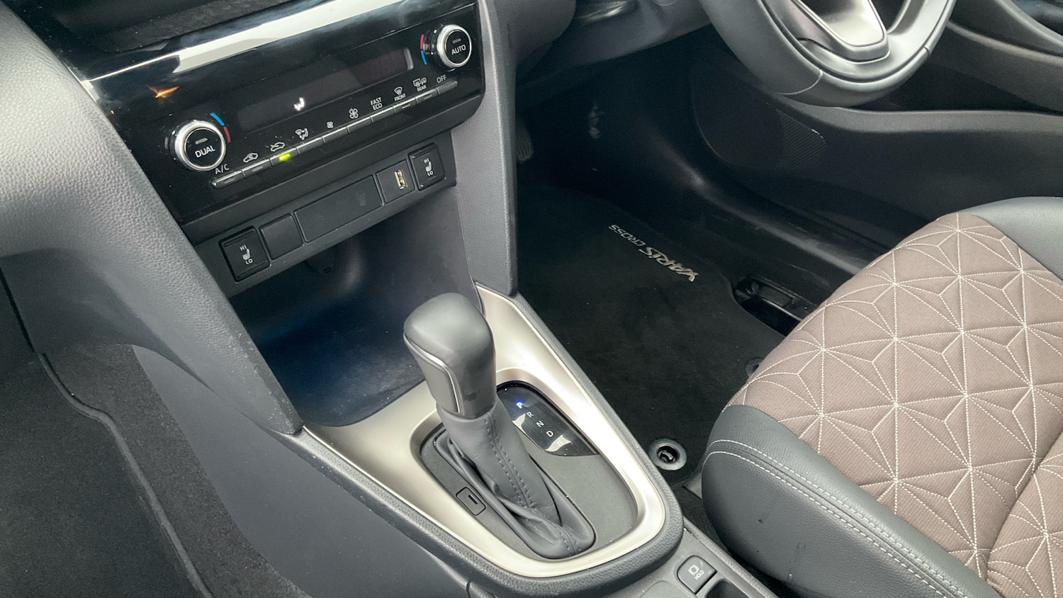 Used Toyota Yaris Cross 2023 for sale - 76517512: Photo 13