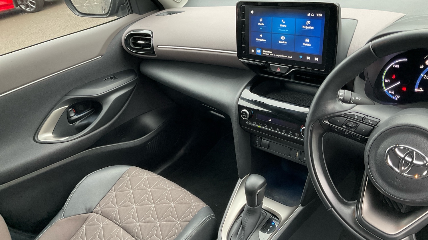 Used Toyota Yaris Cross 2023 for sale - 76517512: Photo 14