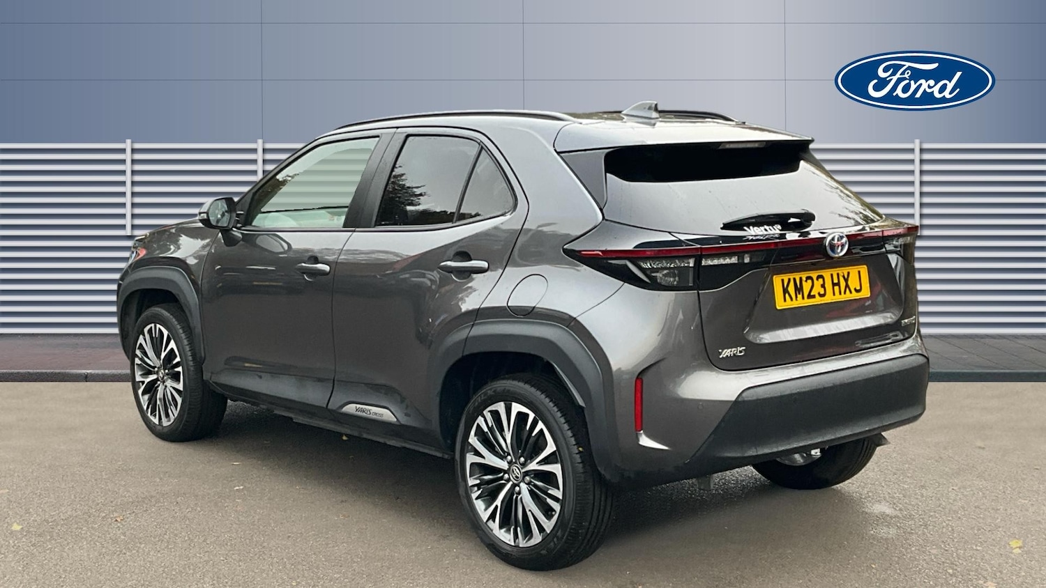 Used Toyota Yaris Cross 2023 for sale - 76517512: Photo 2