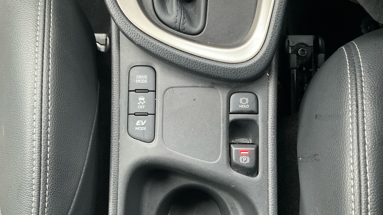 Used Toyota Yaris Cross 2023 for sale - 76517512: Photo 27