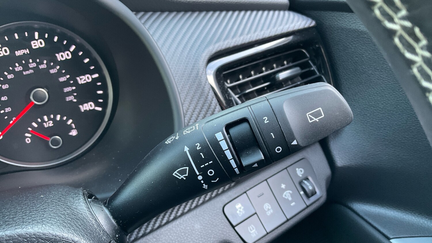 Used Kia Stonic 2023 for sale - 77675306: Photo 31