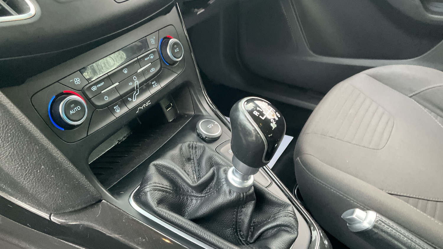 Used Ford Focus 2015 for sale - 76891623: Photo 13