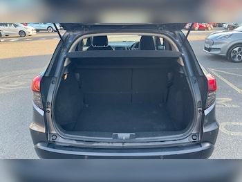 Used Honda HR-V 2018 for sale - 77053117: Photo