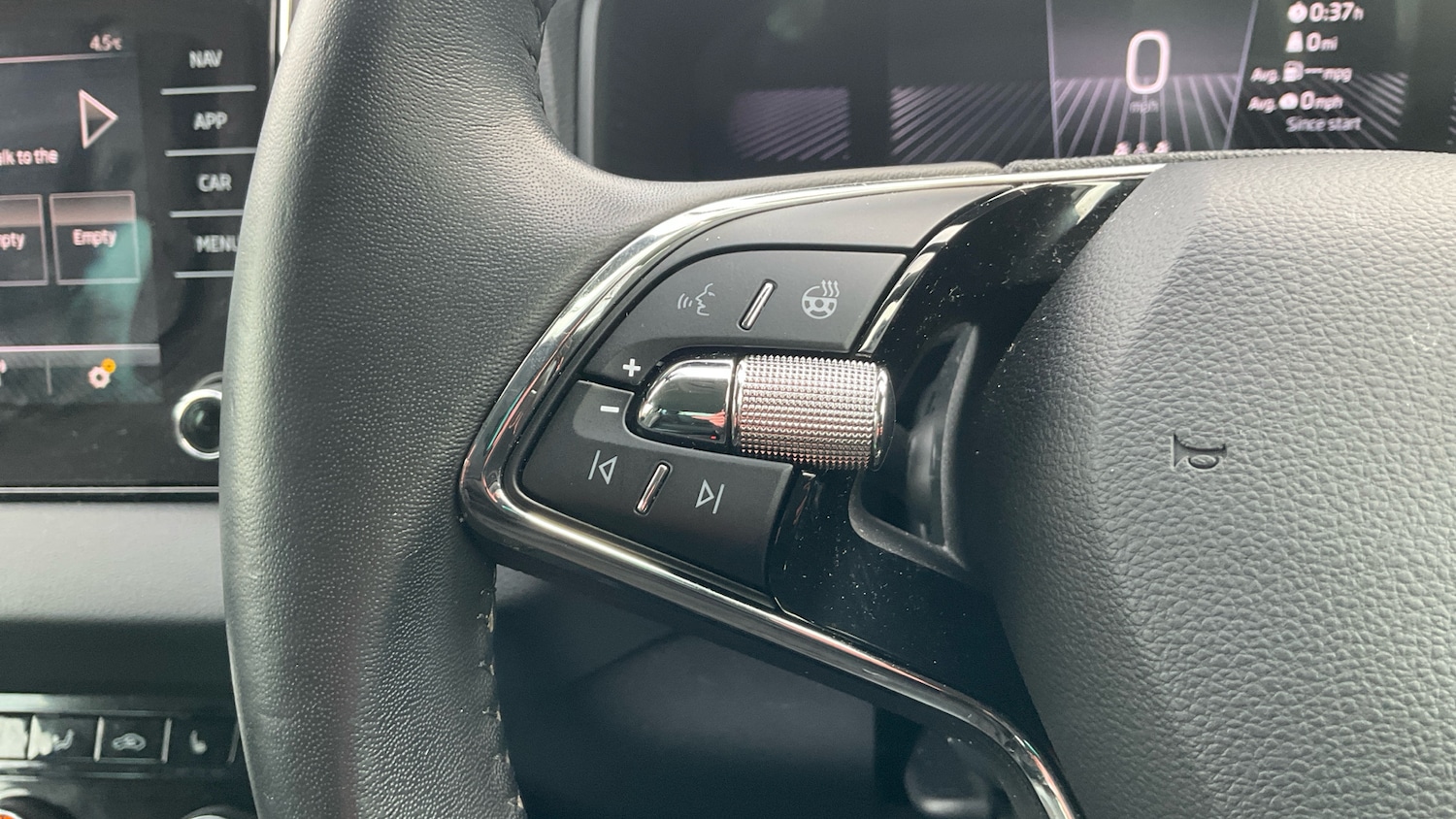 Used Skoda Karoq 2023 for sale - 77460212: Photo 33