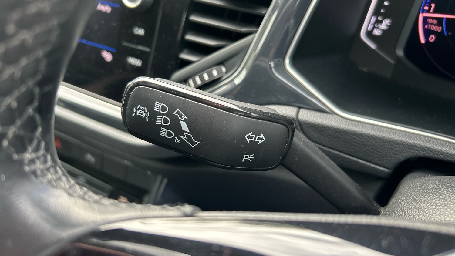 Used Volkswagen T-Roc 2018 for sale - 76063696: Photo 29