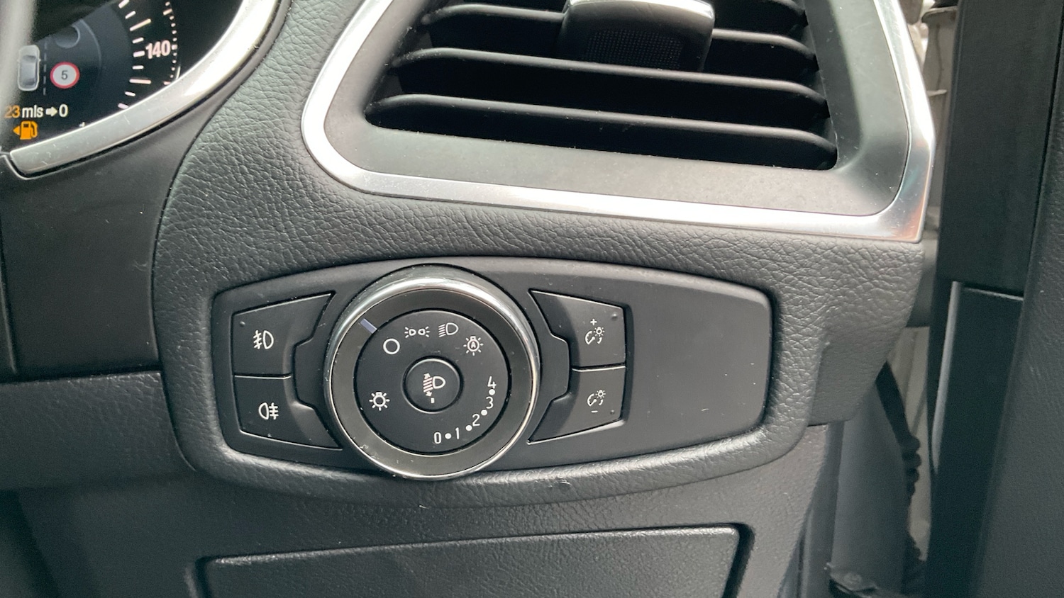 Used Ford Galaxy 2015 for sale - 77675324: Photo 32