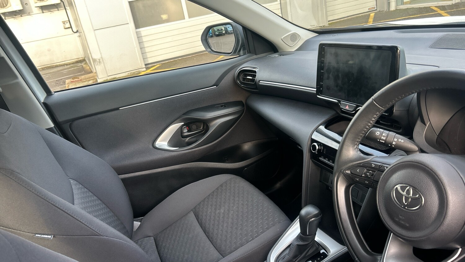 Used Toyota Yaris Cross 2024 for sale - 77640038: Photo 14