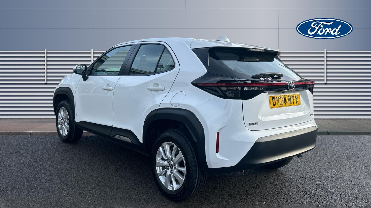 Used Toyota Yaris Cross 2024 for sale - 77640038: Photo 2