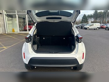 Used Toyota Yaris Cross 2024 for sale - 77640038: Photo