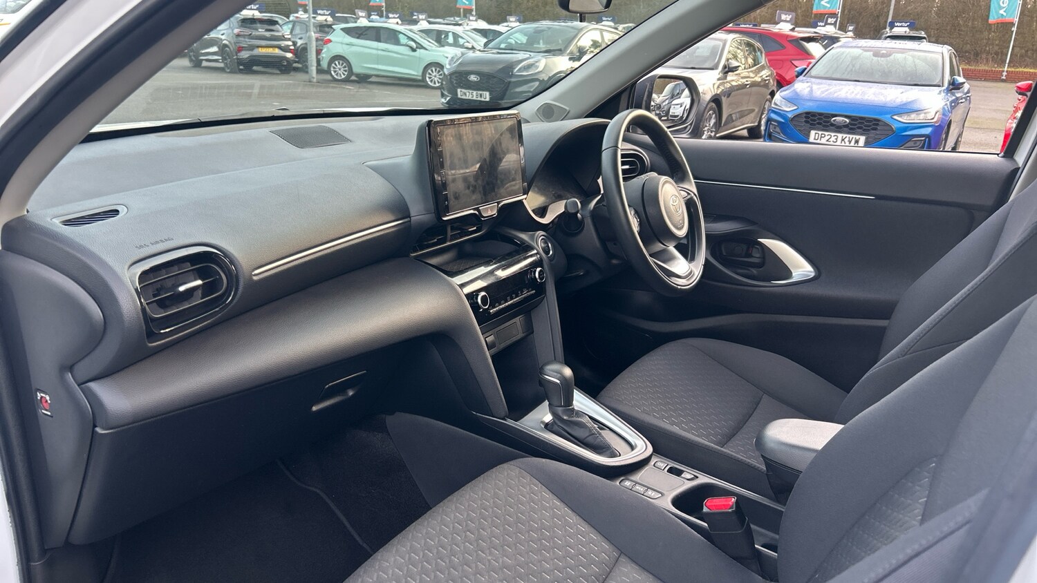 Used Toyota Yaris Cross 2024 for sale - 77640038: Photo 9