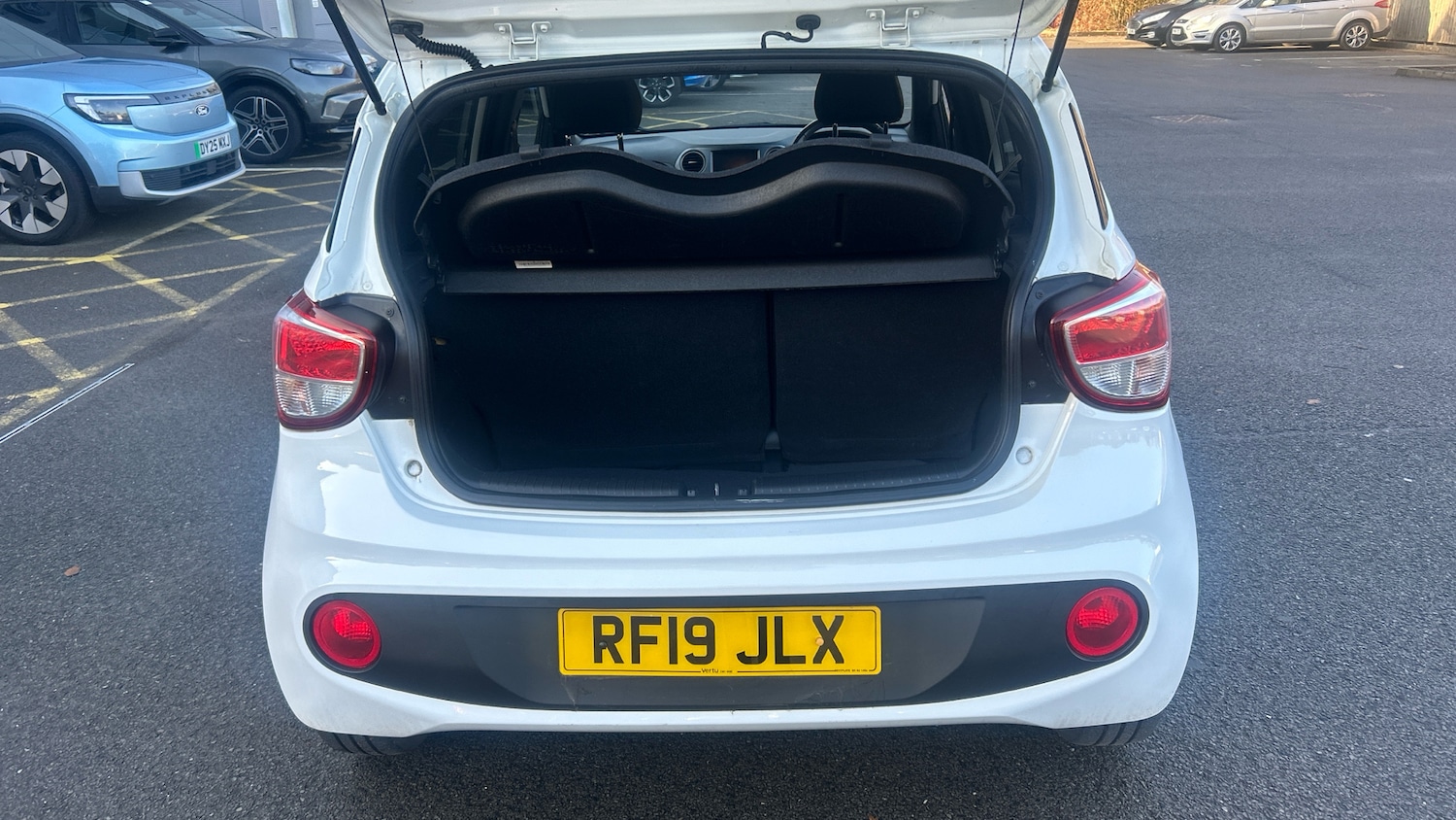 Used Hyundai i10 2019 for sale - 77032789: Photo 4