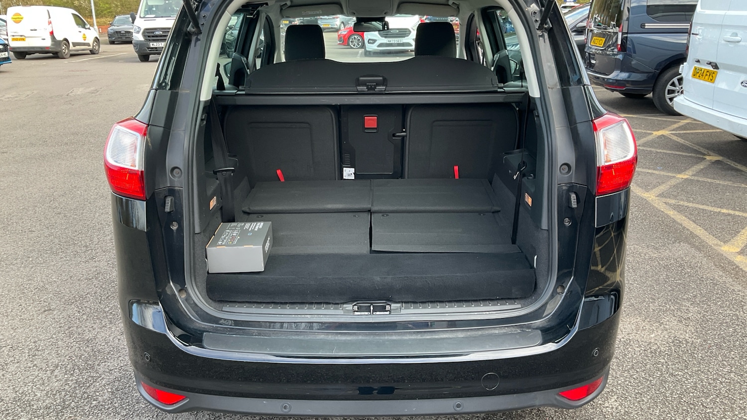 Used Ford Grand C-Max 2016 for sale - 78053087: Photo 4